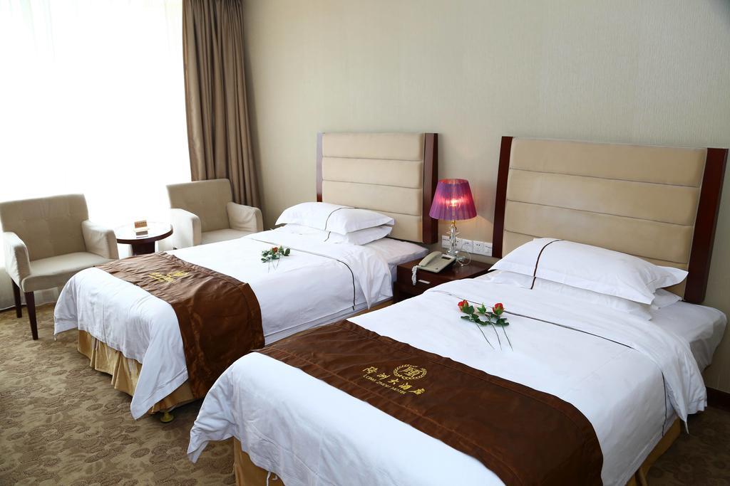 Long Zhou Grand Hotel Guangzhou Room photo
